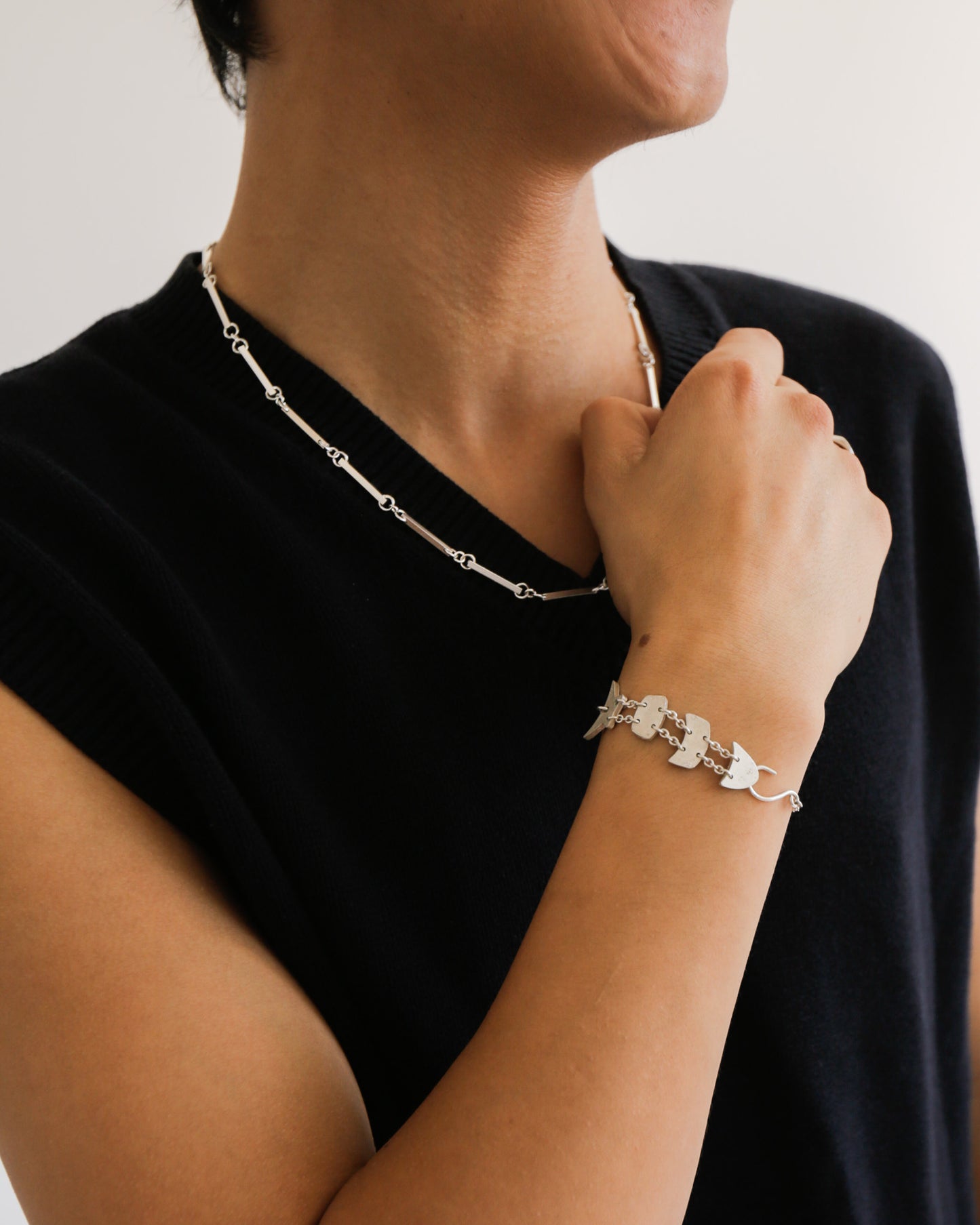 lines link necklace.