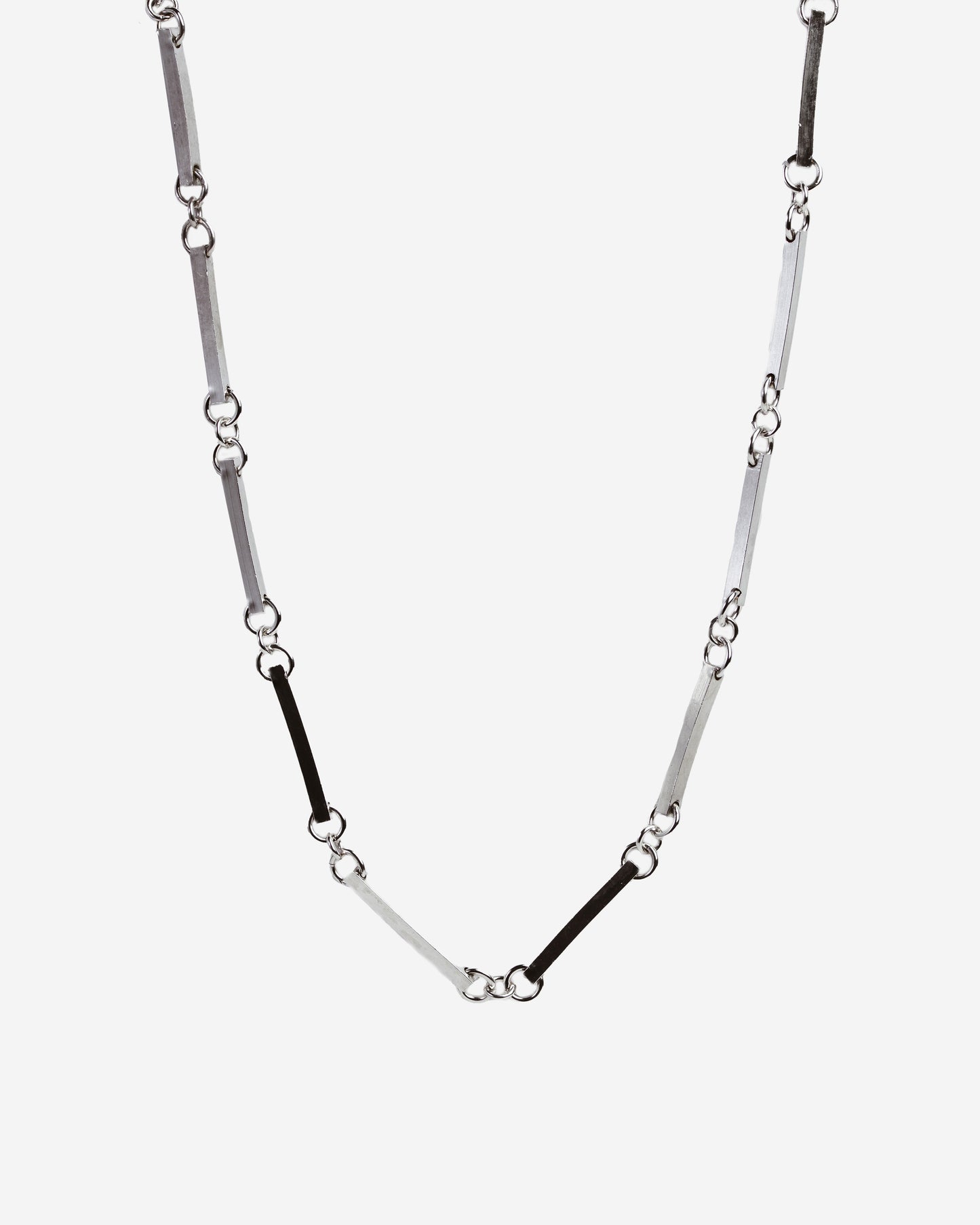 lines link necklace.